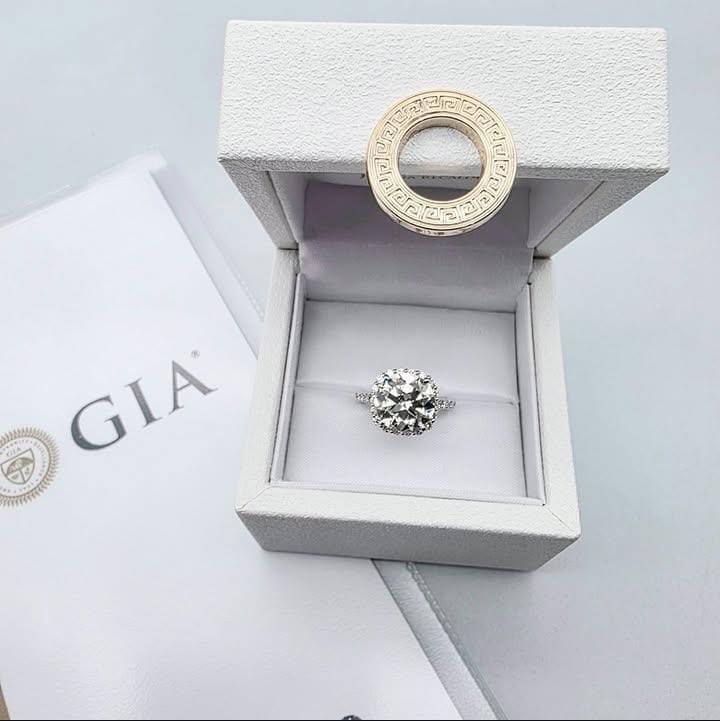Anillo en oro blanco con Brillante de 4,55 kilates