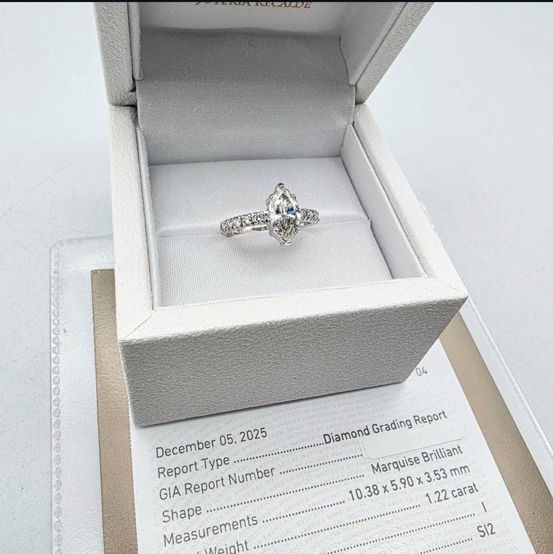 Anillo en oro blanco con Diamante corte Marques