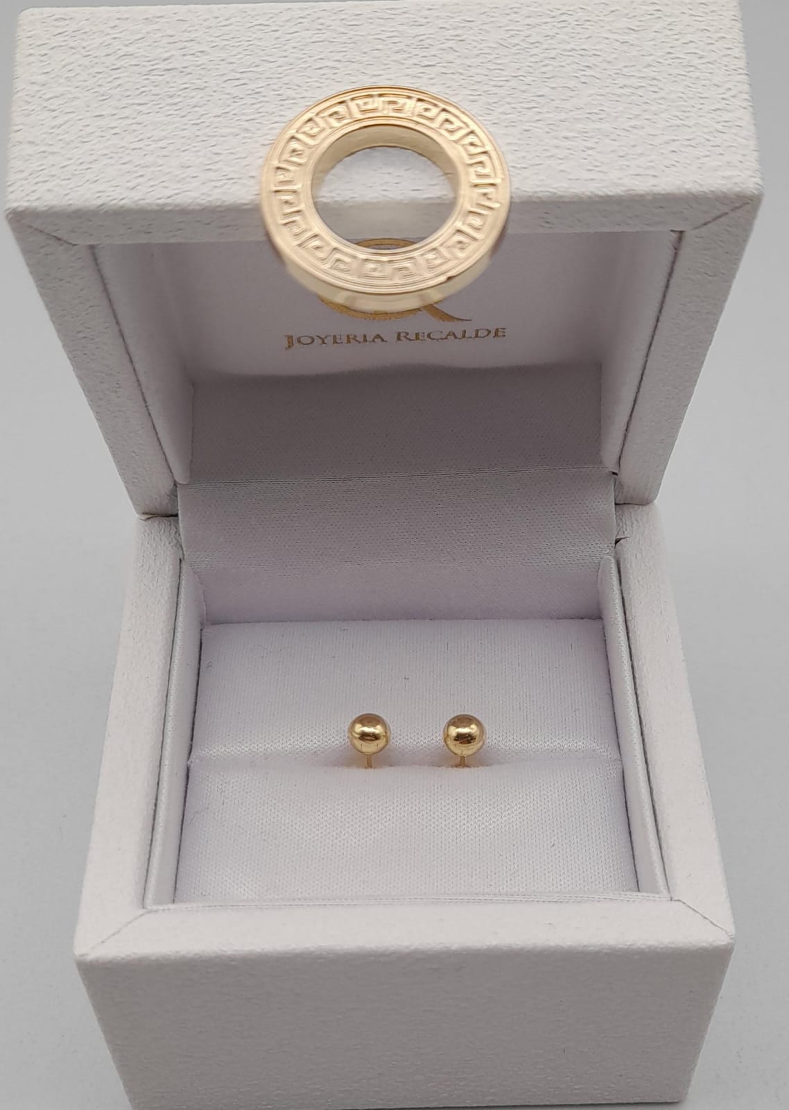 Aros en oro amarillo
