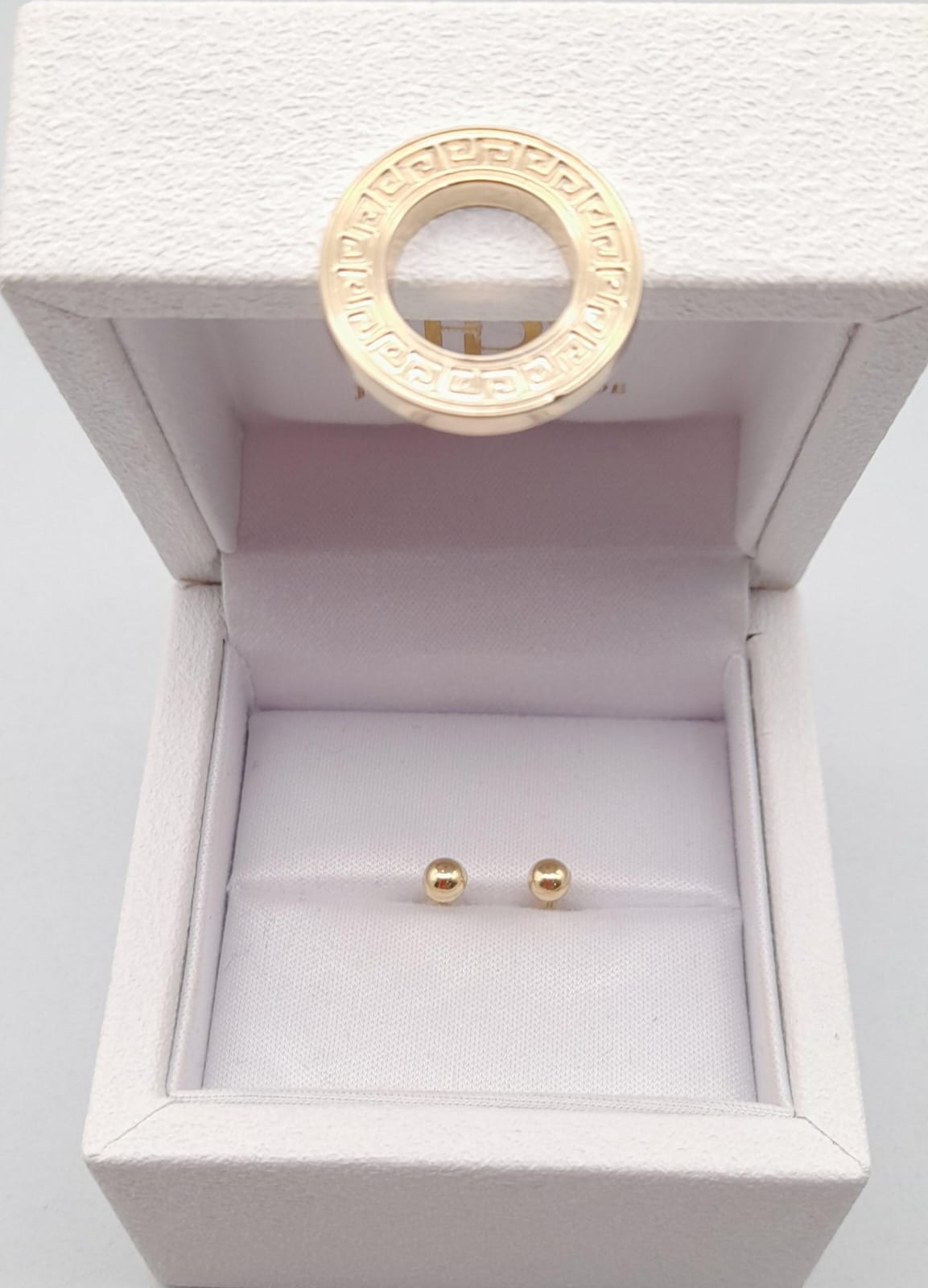 Aros para bebé en oro amarillo