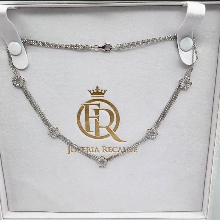 Gargantilla en oro blanco con chispitas de brillantes