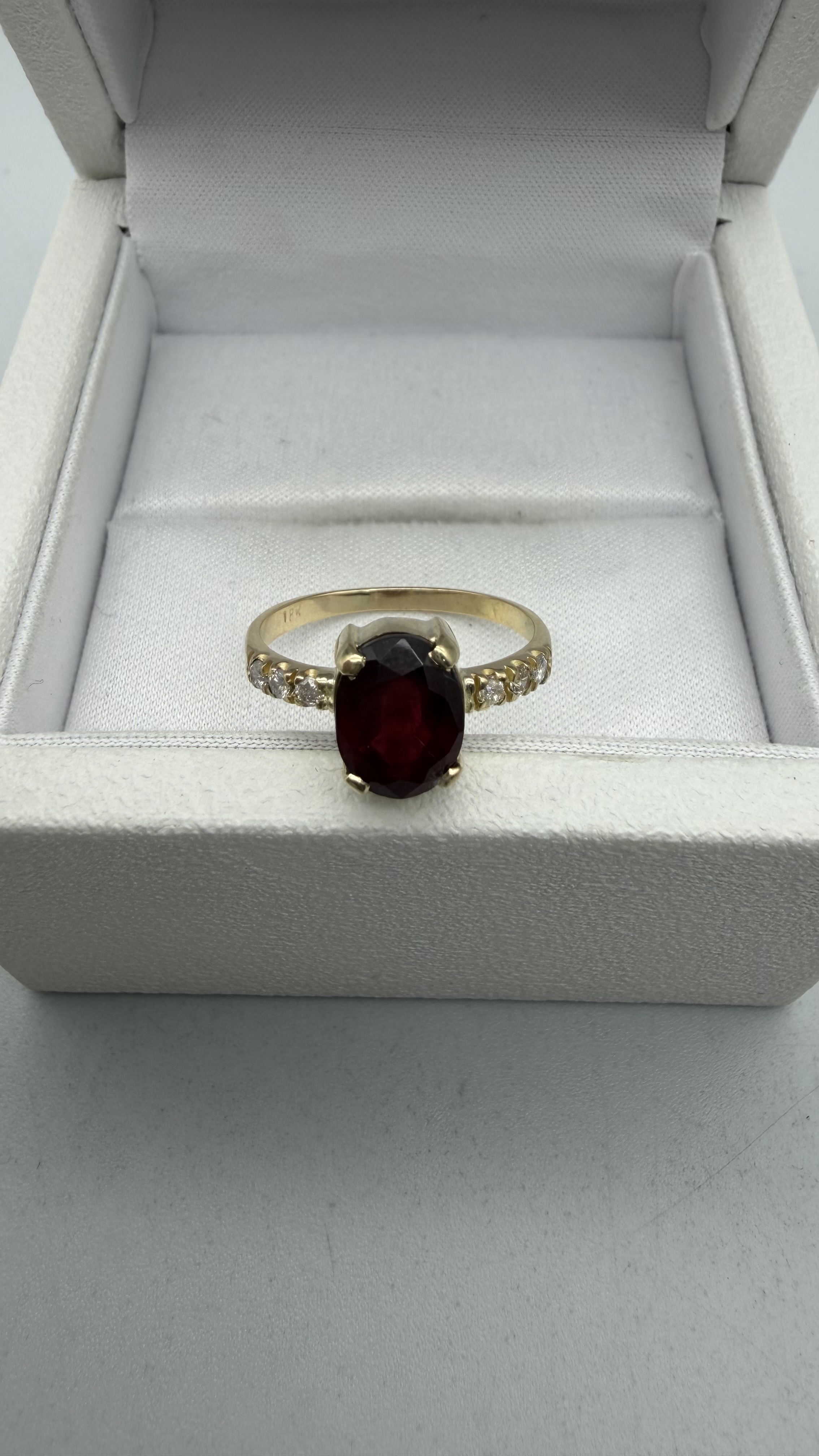 Joyeria Recalde Anillo con rubí y brillantes