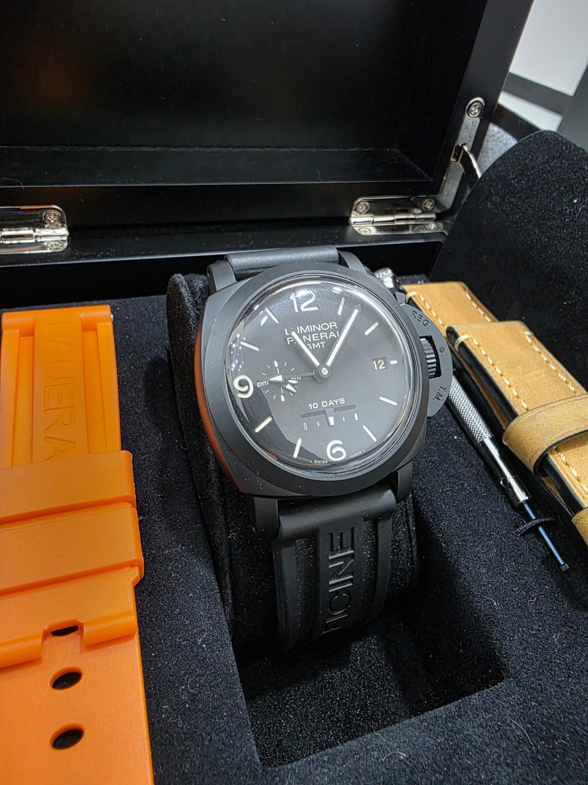 Panerai Luminor gmt