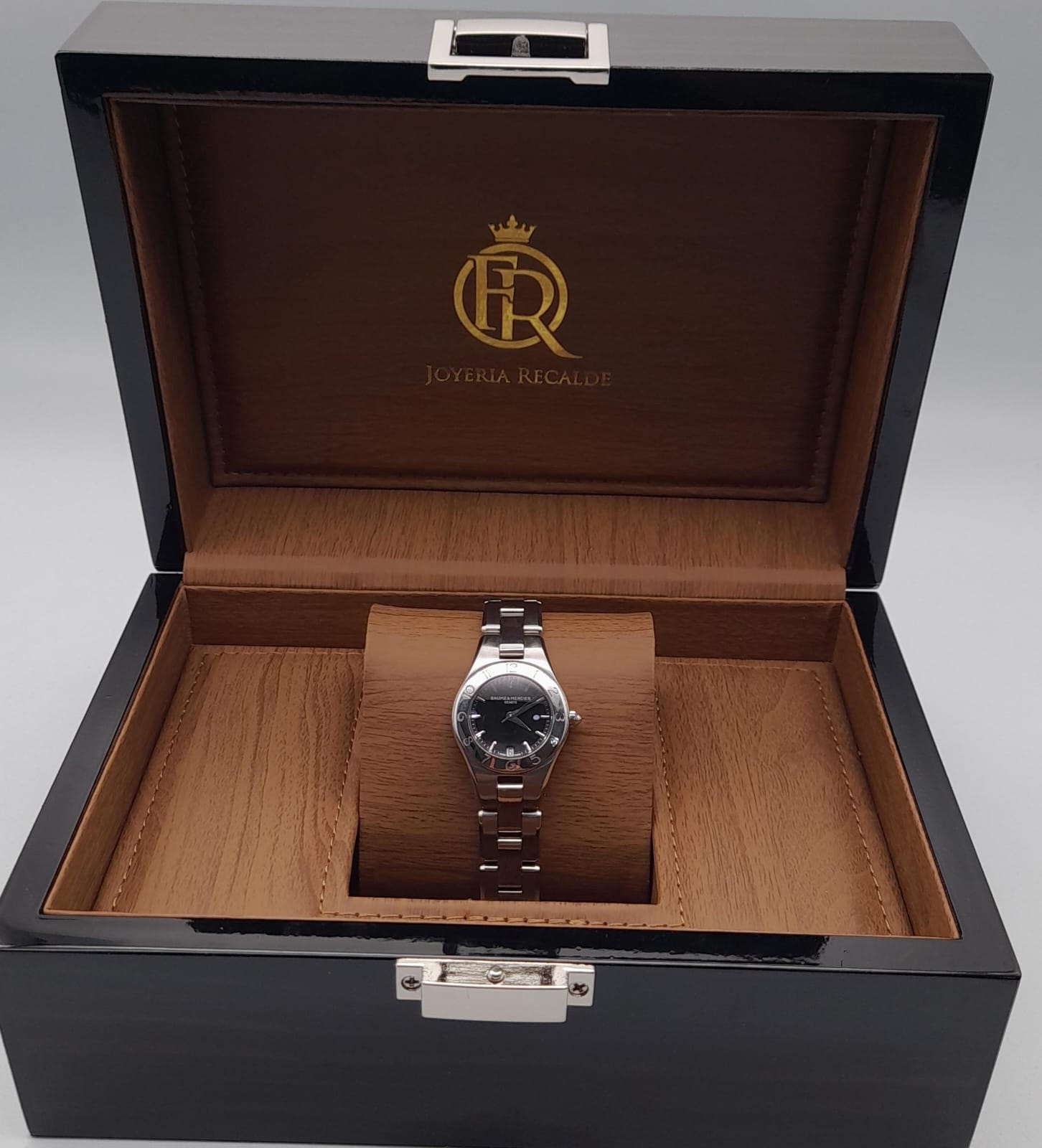 Reloj Baume & Mercier fondo negro